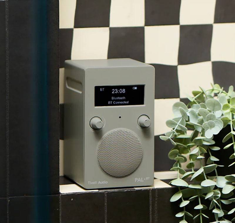 Tivoli Audio PAL+ BT — портативне радіо